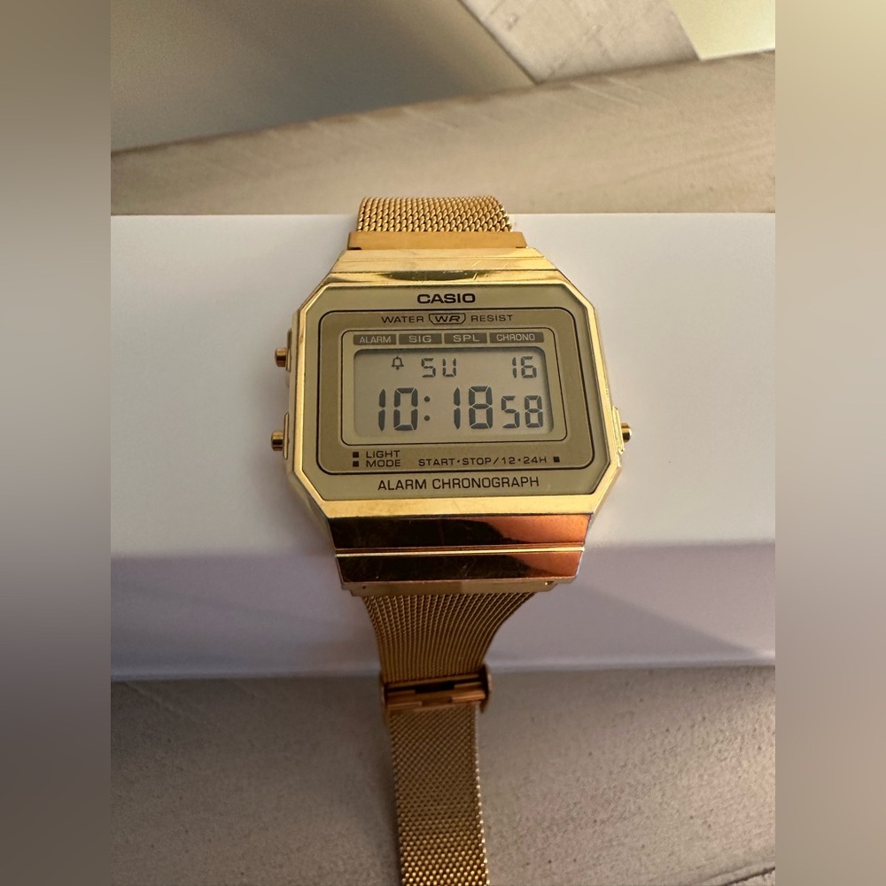 Casio Vintage Unisex Gold-Tone Stainless Steel Mesh Bracelet Watch 35.5mm